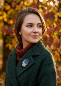 Брошь с росписью